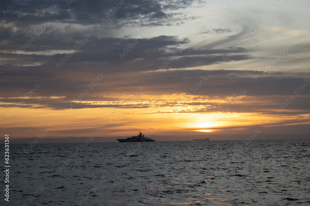 Obraz premium sunset over the sea