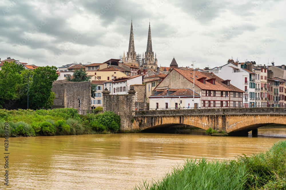Fototapeta premium Skyline of the medieval city of Bayonne by the river in the south of France.