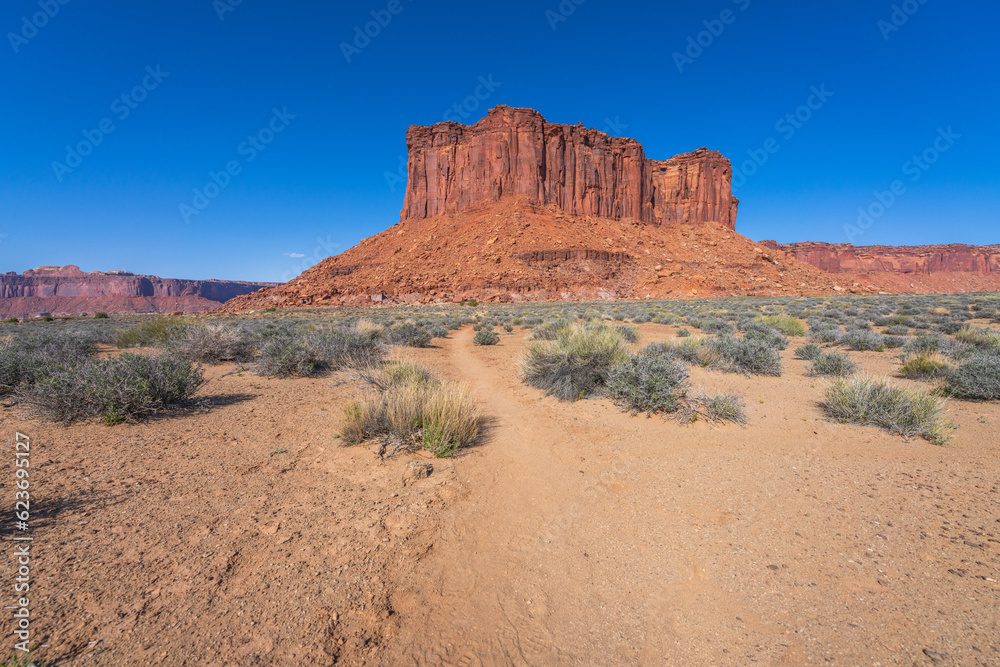 hiking the murphy trail loop in the island in the sky in canyonlands national park, usa