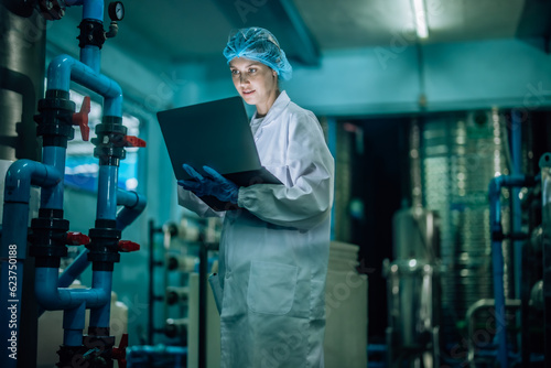 Tableau sur toile Water Quality Officer assesses RO systems, ensuring standards, safety and contro