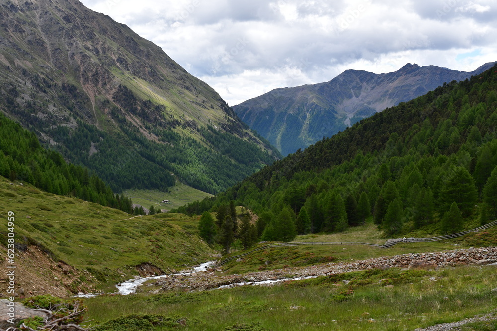 Schöne Landschaft im Schnalstal in Südtirol 