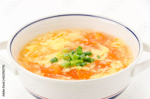 トマトとたまごのふわふわ中華スープ