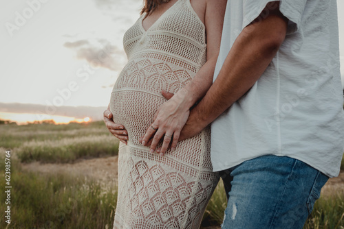 Konstfotografi vientre de chica embarazada