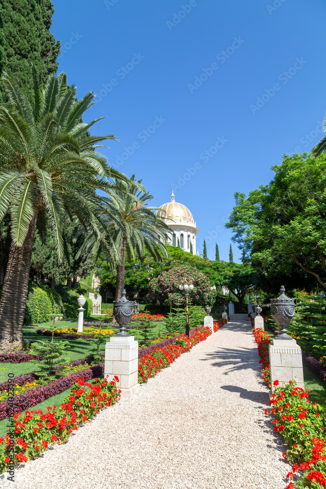 Fototapeta premium Hanging Gardens of Haifa (Bahá’í Gärten) in the city of Haifa (Israel)