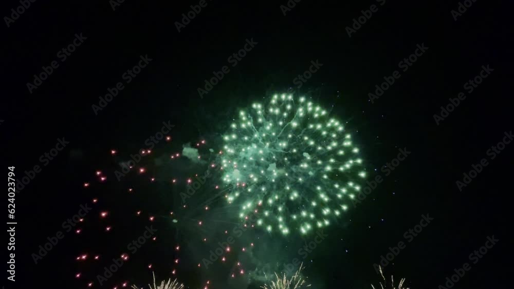 feu d'artifice bouquet final