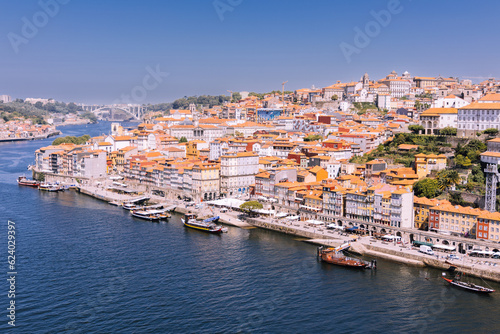 Fototapeta Naklejka Na Ścianę i Meble -  Panoramic view of porto Portugal old town