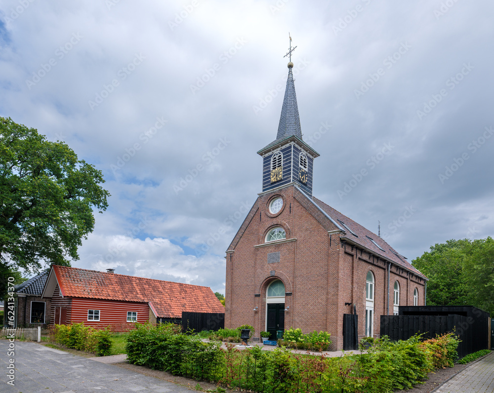 Former church in Bakkeveen, Friesland province, The Netherlands || Voormalige kerk in Bakkeveen, Friesland