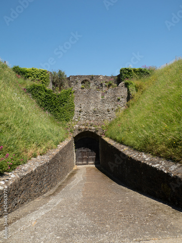 Entrada a los túneles del Castillo de Dover, condado de Kent, Reino Unido