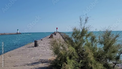Phare de la Tamarrissière, tourisme Sud France, littoral Méditerranée, embouchure de l'Hérault, belle images plages Languedoc Roussillon, plages près de Béziers, rivages du Golfe du Lion,  mer
