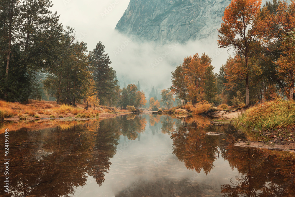 Fototapeta premium Autumn in Yosemite