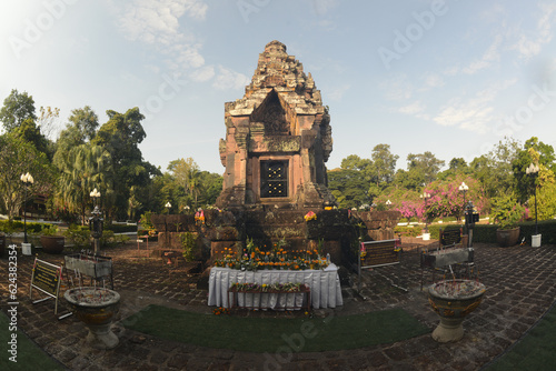 Wallpaper Mural Phra That Narai Jeng Weng is a relic made of sandstone. It looks like a Khmer prang. The base is built with a large laterite chedi in a square shape. Located at Sakhon Nakhon Province in Thailand. Torontodigital.ca