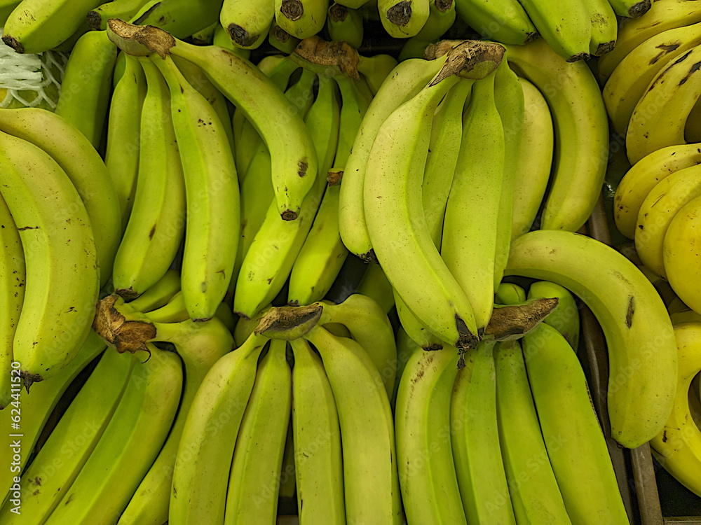 Dwarf banana for sale in Sao Paulo market