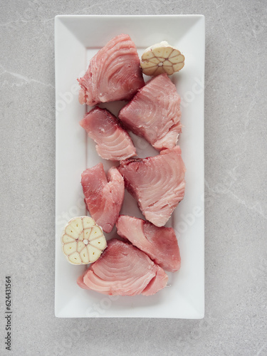 Fresh chunks of raw white tuna (Thunnus alalunga) called 