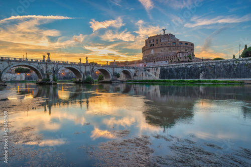 Fotografi Rome Vatican Italy, sunset city skyline at Castel Sant'Angelo and Tiber River