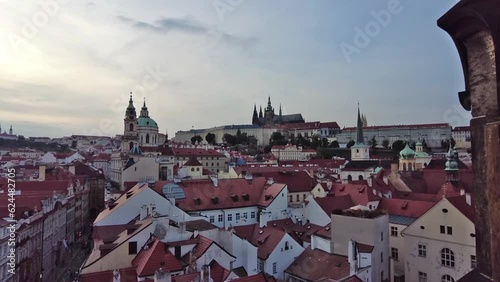 Prag, Tschechien: Die Prager Burg Hradschin über der Burgstadt photo