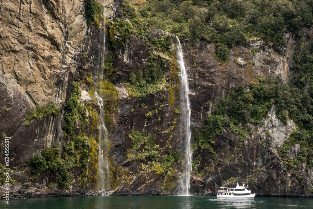 Φωτογραφία The world famous magical Milford Sound in the Fiordland national park  in stormy