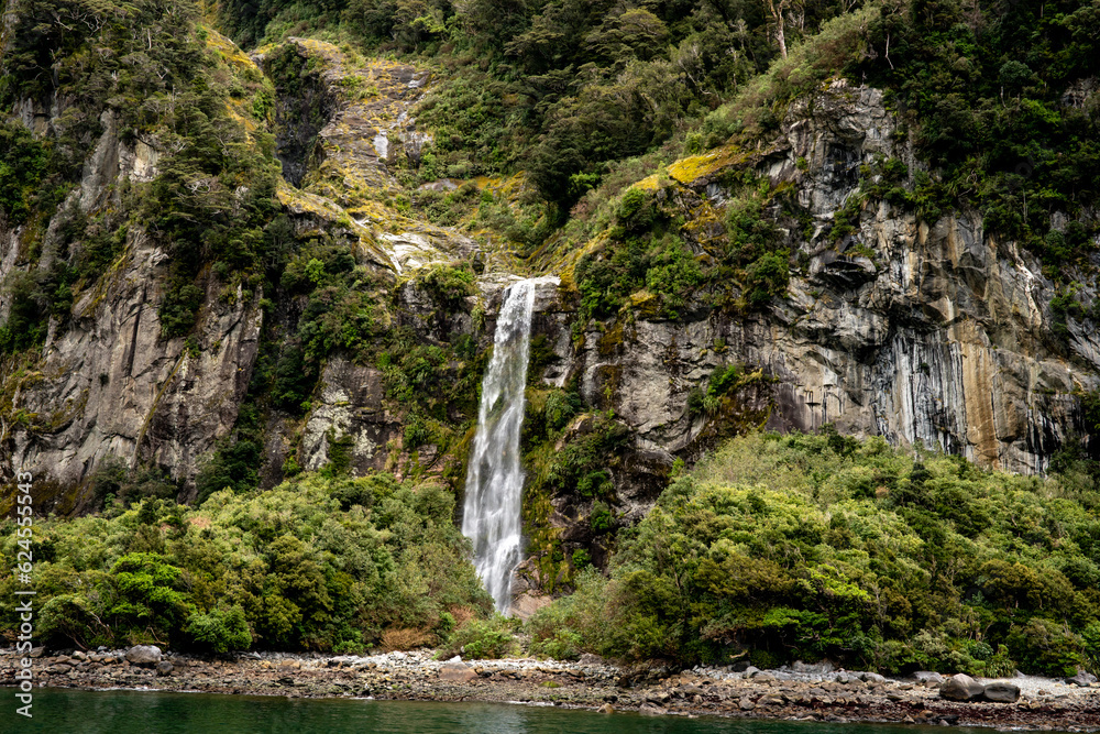 Φωτογραφία The world famous magical Milford Sound in the Fiordland national park  in stormy