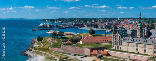 Foto Aerial view of Kronborg castle with ramparts, ravelin guarding the entrance to t