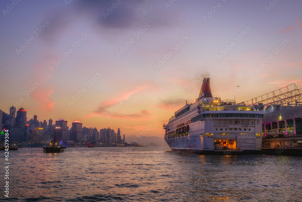 Obraz premium sunset over the harbor