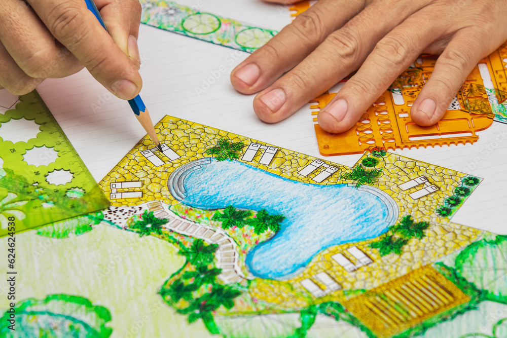 Student is learning garden design course. Student is learning garden design course.