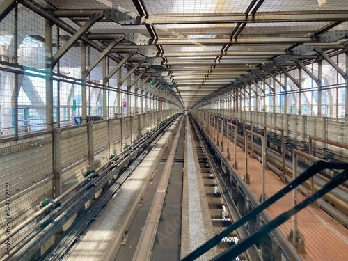 Photography ゆりかもめ　先頭車両の窓から眺める風景