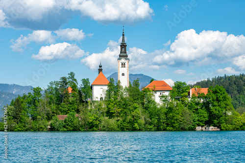 landmark in slovenia with the church on the island yuo can visit by boat