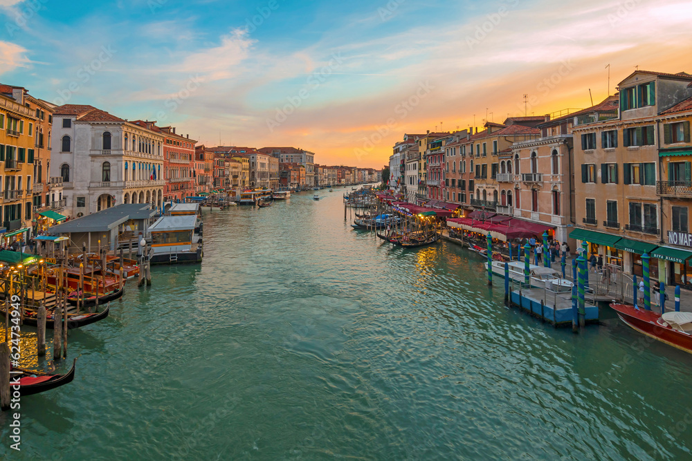 Fototapeta premium Sunrise view of beautiful Venice. Architecture and landmarks of Venice. Venice panorama, Italy