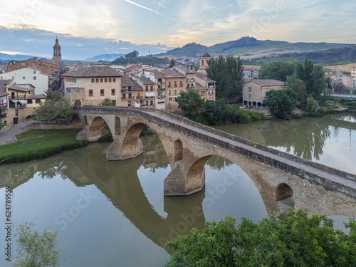 Obraz na płótnie Early morning iew of the Entrance to Puente la Reina, Spain w salonie