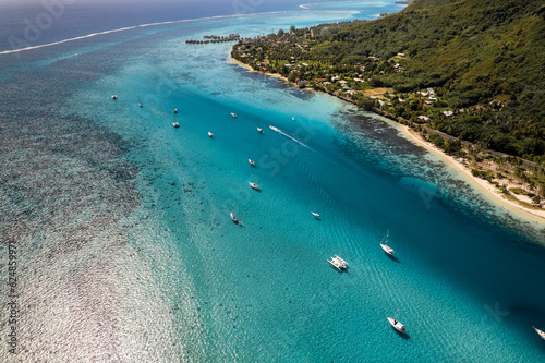 Polynesia francesa vista aerea playa bahía  © Chris Leon