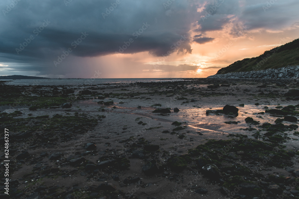 Obraz premium sunset on Thurstaston beach