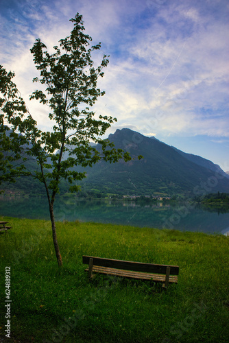 Obraz na płótnie Landscape with the Benasque lake in summer w salonie