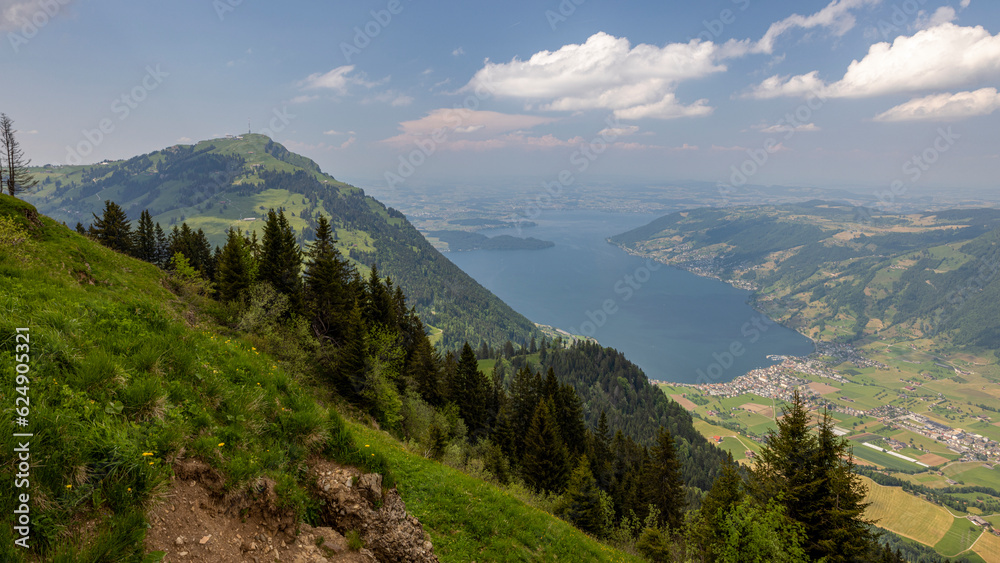 Naklejka premium Rigi Scheidegg - ein Berggipfel des Rigi-Massivs am Vierwaldstättersee in der Schweiz