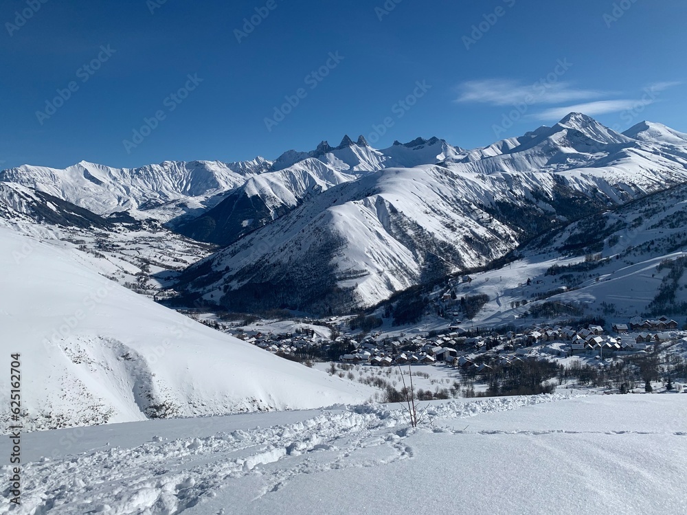 Obraz premium Vue sur Saint-Sorlin d'Arves