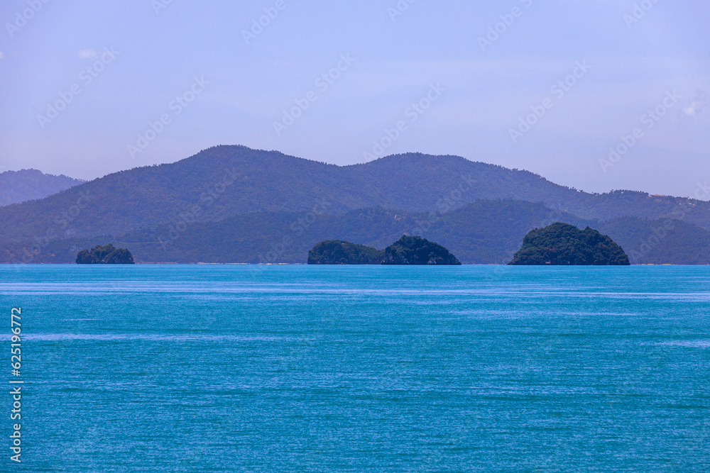 The background of the morning light, the wallpaper of the Twilight sky, the lake or the sea, is a natural beauty, seen between travel The background of the morning light, the wallpaper of the Twilight sky, the lake or the sea, is a natural beauty, seen between travel