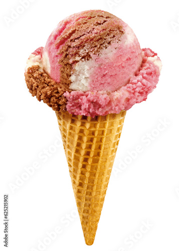 sorvete de morango, chocolate e baunilha em casquinha crocante de biscoito isolado em fundo transparente  photo