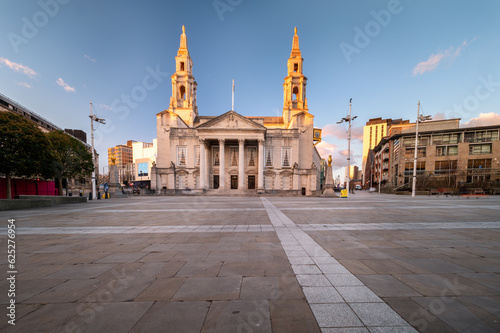 Obraz na plátně Leeds Civic Hall is a civic building housing Leeds City Council, located in Millennium Square, Leeds, West Yorkshire, England