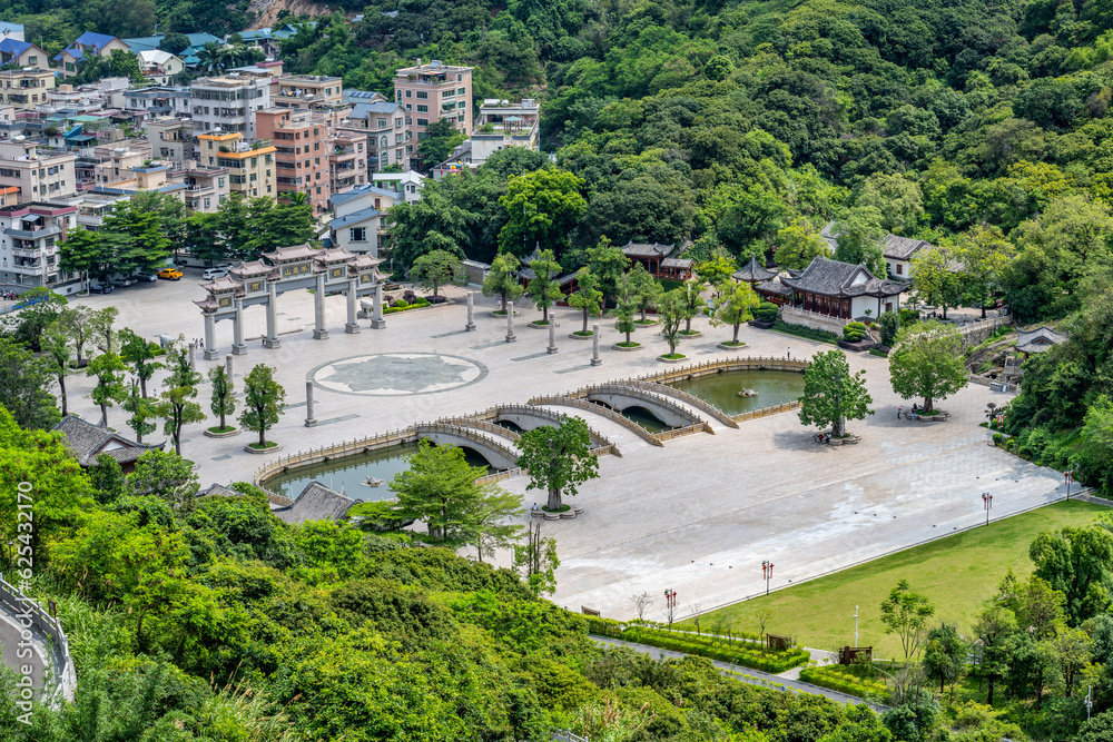 Shenzhen Yangtaishan Forest Park Plaza
