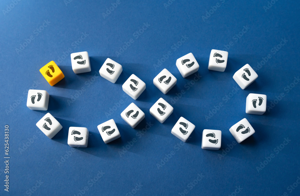 Obraz premium Stop the endless wanderings. Career, relationships, or personal goals. Breaking free from this cycle. Create a roadmap that guides us out of the aimless wandering and towards a purposeful life.