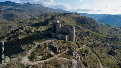 Castillo aunqueospese (ÁVILA)