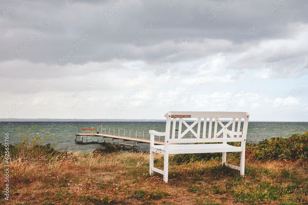 Platz mit Blick auf das Meer