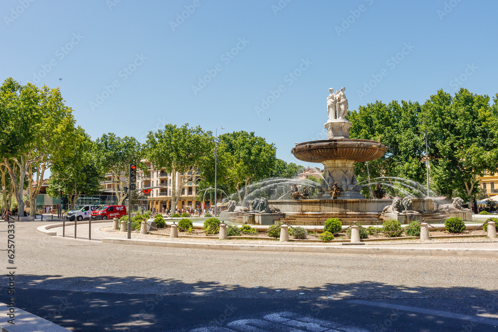 Brunnen an der Rotonde in Aix-en-Provence