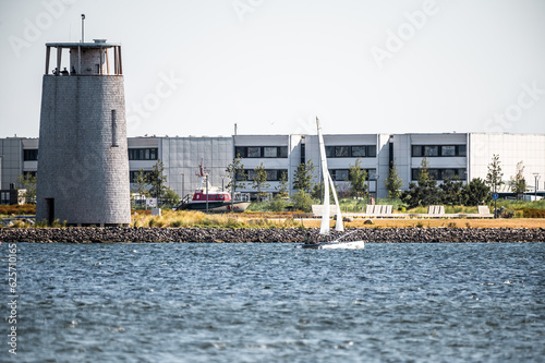 Aussichtsturm Binnensee Fehmarn von Burg Staaken gesehen