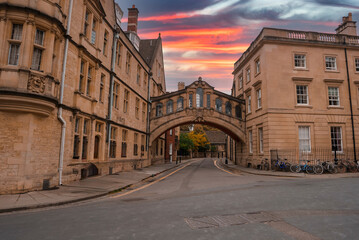 Fototapete Seufzerbrücke Hertford Bridge Oxford steinerner Übergang  © Aerial Film Studio
