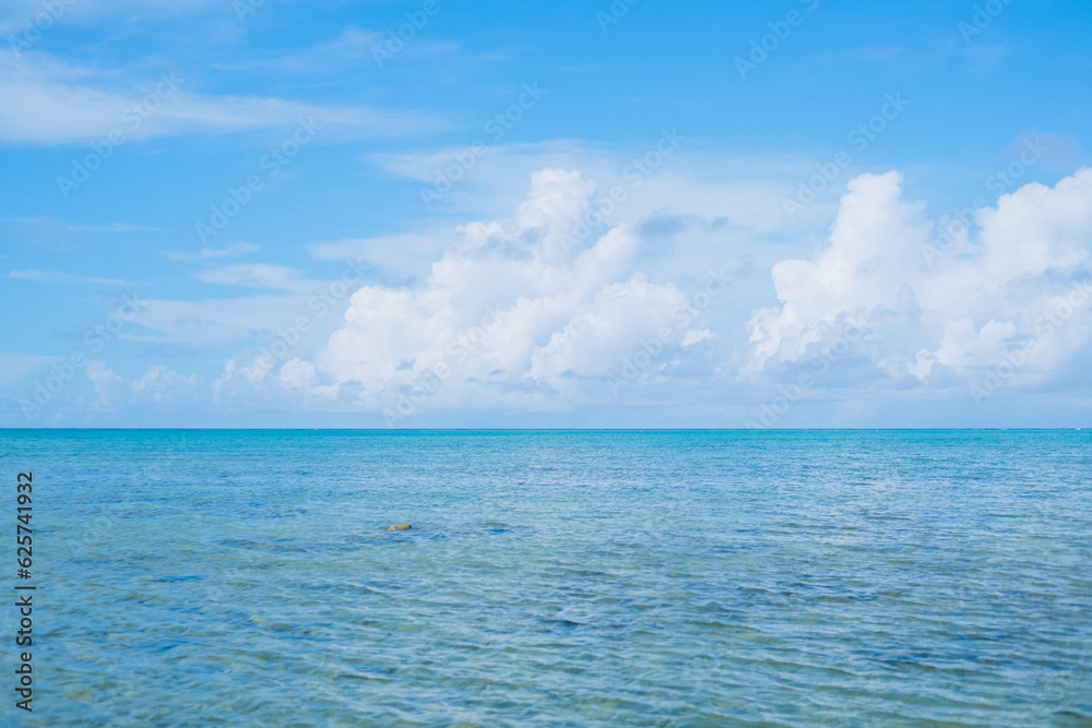 Sea,sky,blue,beautiful,earth,Okinawa,ishigakiisland,nature,japan,season,summer,green,light,shadow,light and shadow,landscape,tone