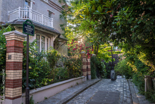 Photography The countryside in Paris, La Campagne à Paris, a charming residential area devel