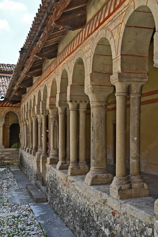 Follina, il chiostro dell'Abbazia cistercense di Santa Maria - Treviso