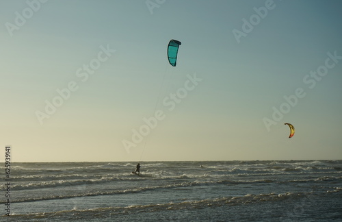 Kite Surfer am Meer