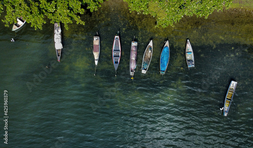 Uma vista diferenciada da lagoa rodrigo de Freitas no Rio de janeiro, com a sua comunidade de pesca local.  photo
