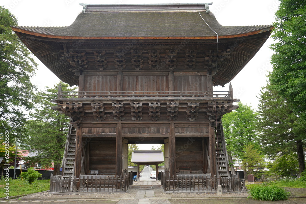 Gate at Choshoji Temple, Zenringai or Zen Temple Area, in Aomori, Japan - 日本 青森 禅林街 長勝寺 三門 Gate at Choshoji Temple, Zenringai or Zen Temple Area, in Aomori, Japan - 日本 青森 禅林街 長勝寺 三門