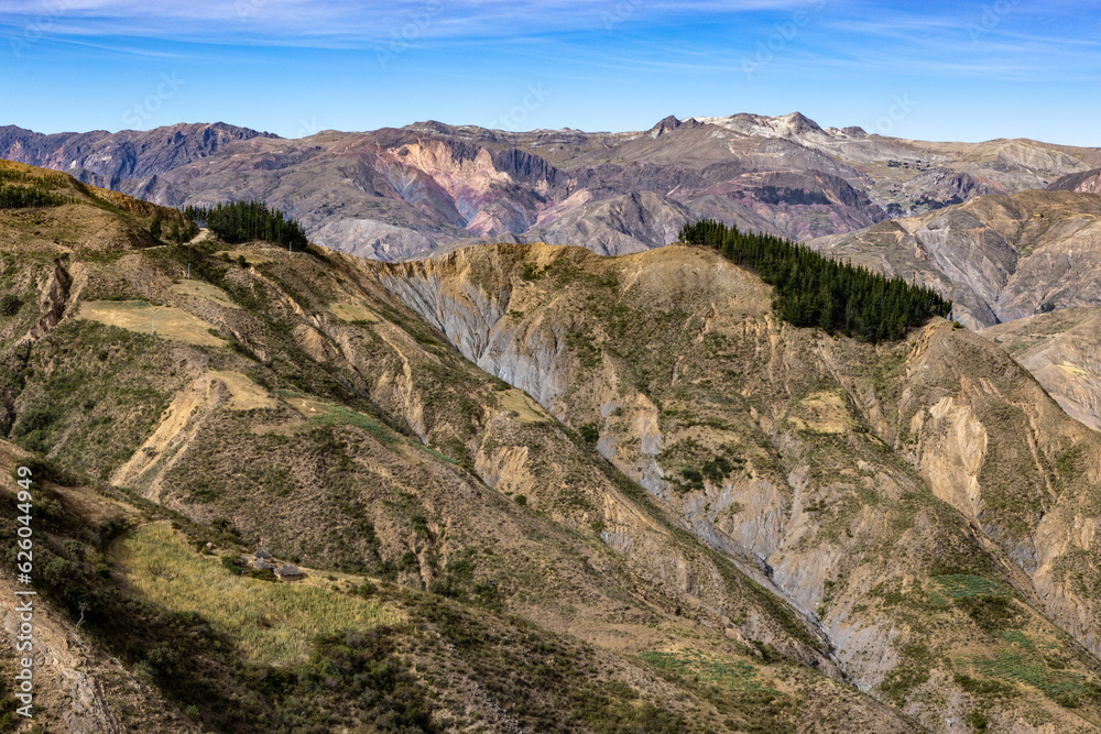 Fototapeta premium Colorful mountain landscape in the remote Bolivian Andes between Torotoro and Oruro - Traveling and exploring South America